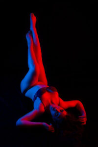 Boudoir Saskatoon Roses and Scars Photography Flash Gels Split Light (4)