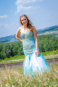 Formal Grad Portraits Roses and Scars Photography Saskatoon Outlying Areas Female Graduate (10)