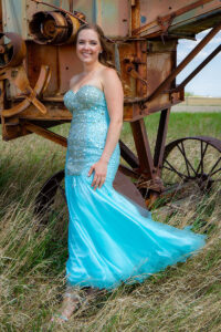 Formal Grad Portraits Roses and Scars Photography Saskatoon Outlying Areas Female Graduate (7)