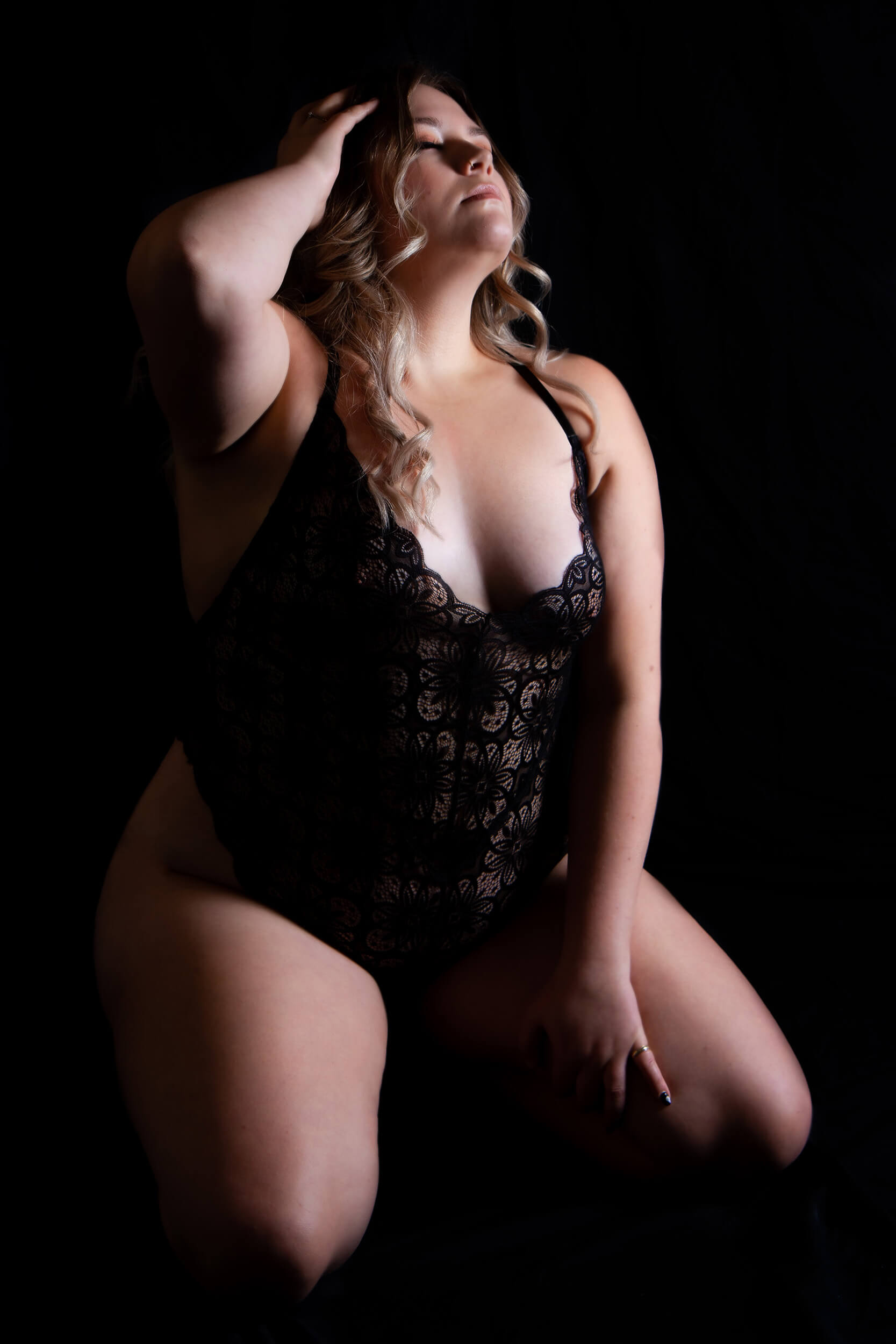 Boudoir Photographer Saskatoon Roses and Scars Photography