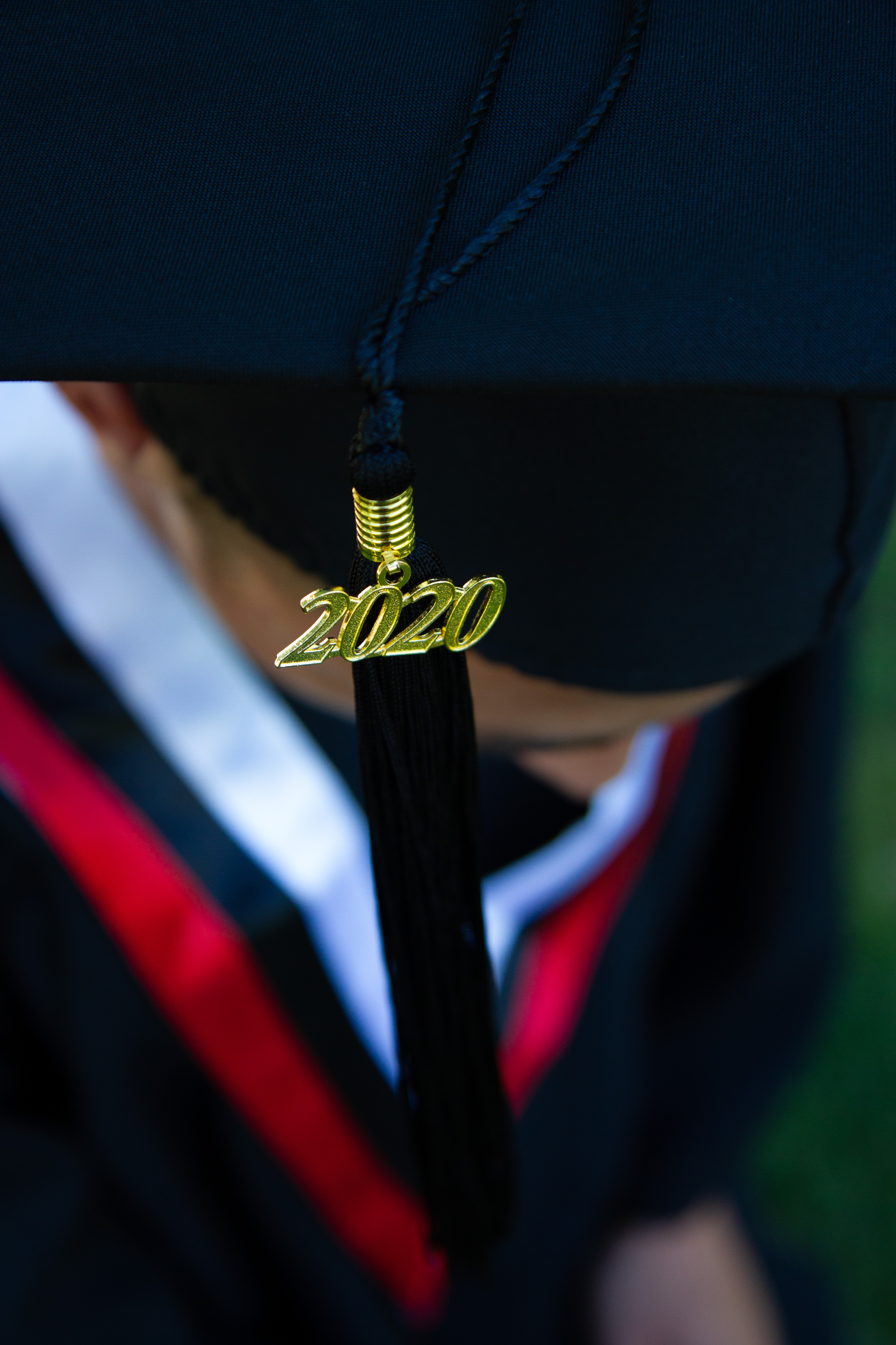 Covid Didn’t Stop This Mom From Getting Her Cap and Gown Photos